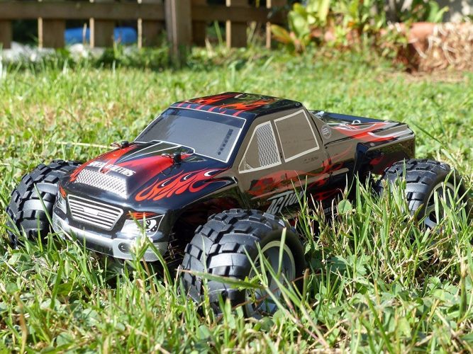 Remote Control [Distianert 1/18 scale 4 WD, 2.4 GHz and 30MPH] Car