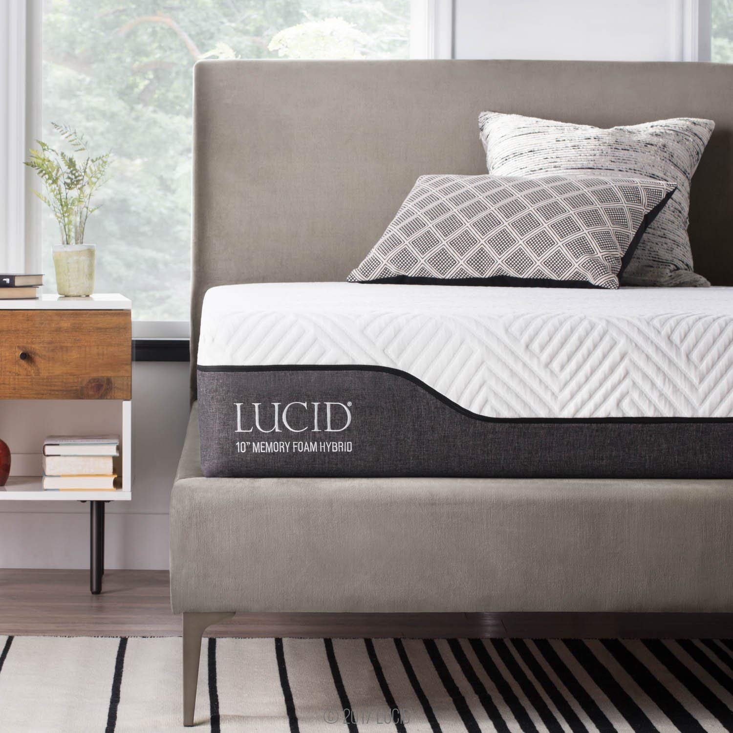 LUCID 10 Inch Queen Hybrid Mattress - Bamboo Charcoal and Aloe Vera Infused Memory Foam - Moisture Wicking - Odor Reducing - CertiPUR-US Certified