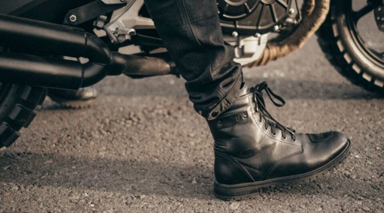 Can motorcycle boots really protect your feet?