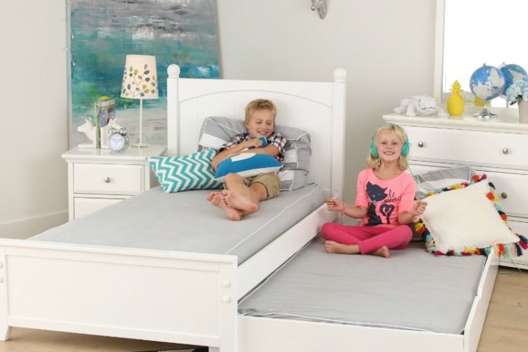 What are the Benefits of a Trundle Bed?